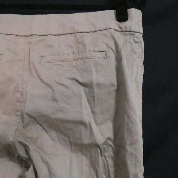 LEE | 14 medium | Chic Khaki Capri Pants with Pockets - Picture 11 of 15